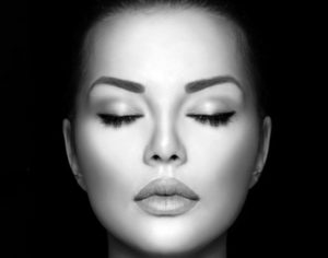 Un ovale du visage parfait grâce aux injections d'acide hyaluronique