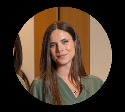 Chloé, assistante médico-esthétique au 43 Périer